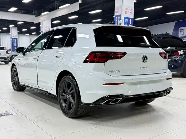Volkswagen Golf 2021