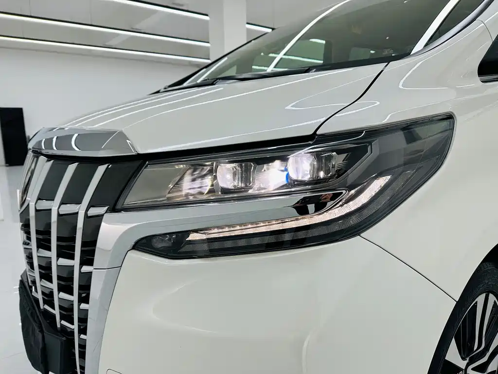 Toyota Alphard 2018 — фото 20
