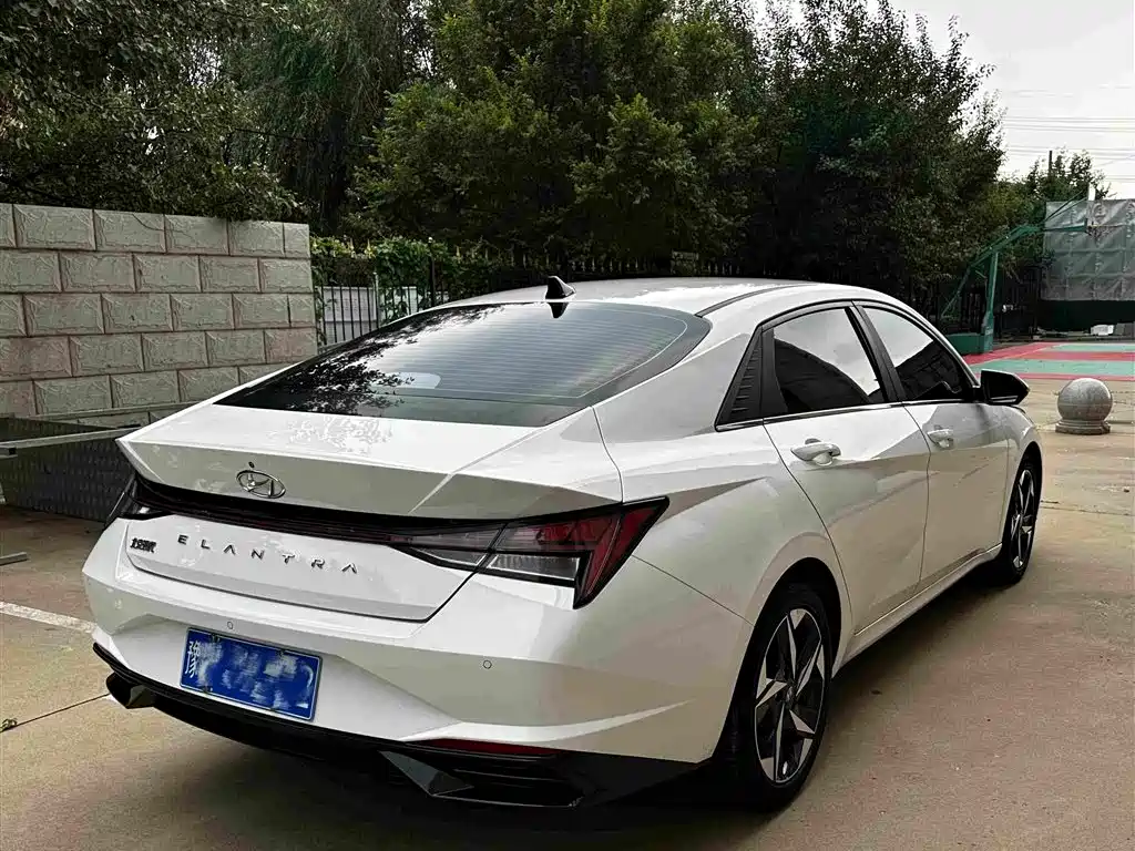 Hyundai Elantra 2021 — фото 20