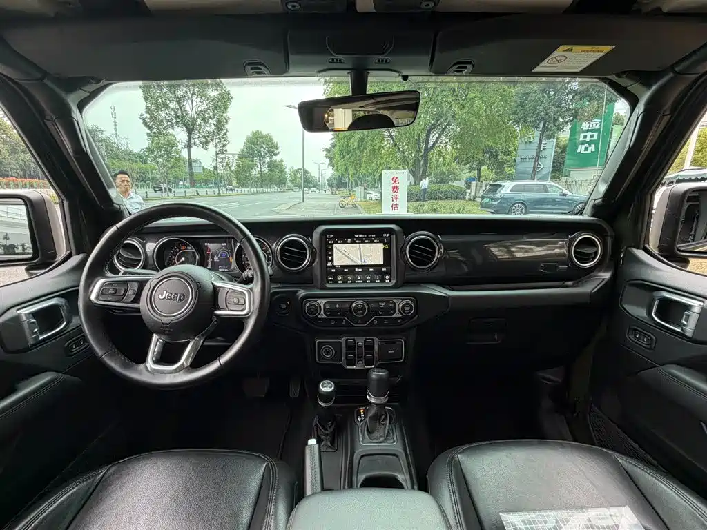 Jeep Wrangler 2024 — фото 11