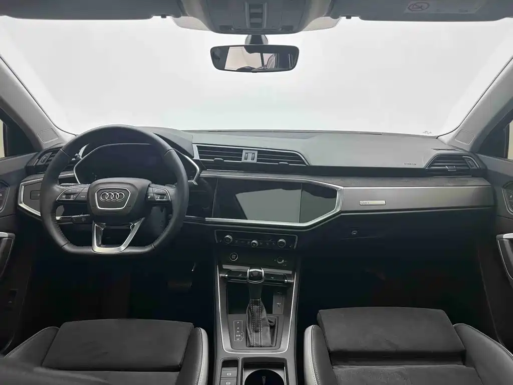 Audi Q3 2021 — фото 15