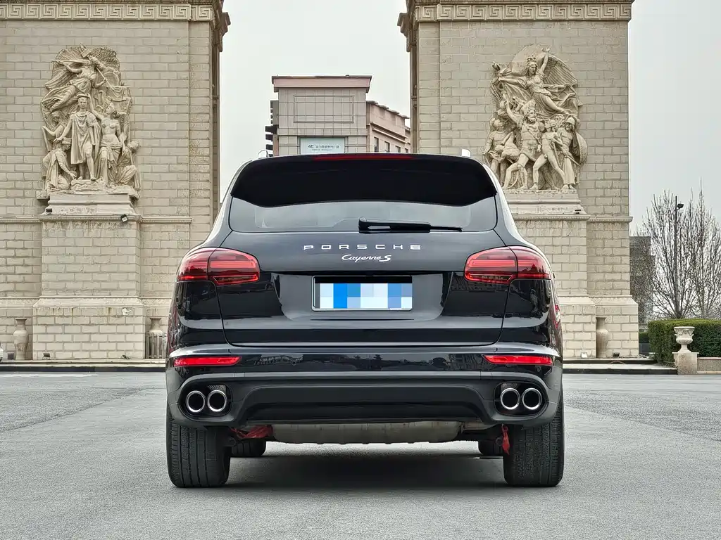Porsche Cayenne 2018 — фото 11