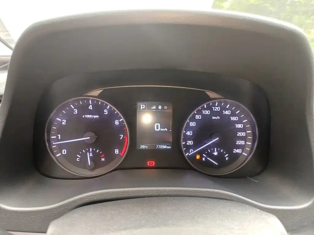 Hyundai Elantra 2016 — фото 12