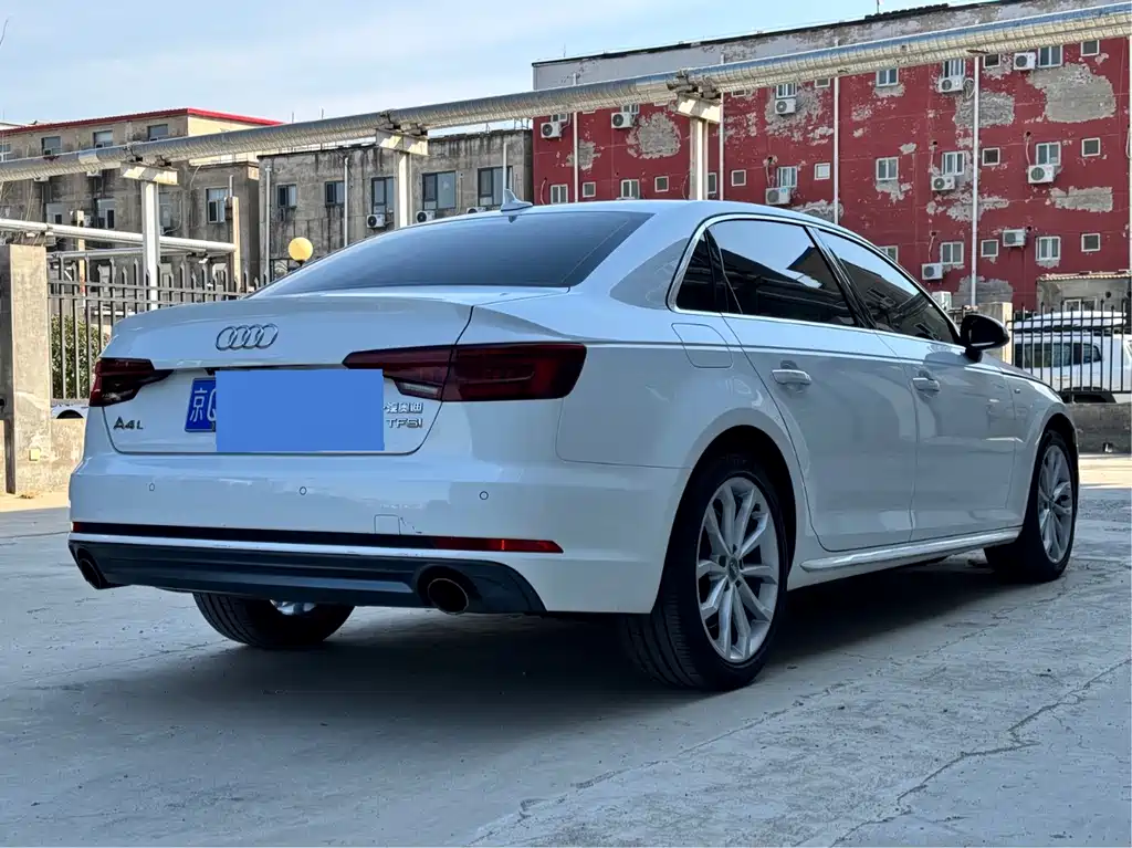 Audi A4L 2017 — фото 4