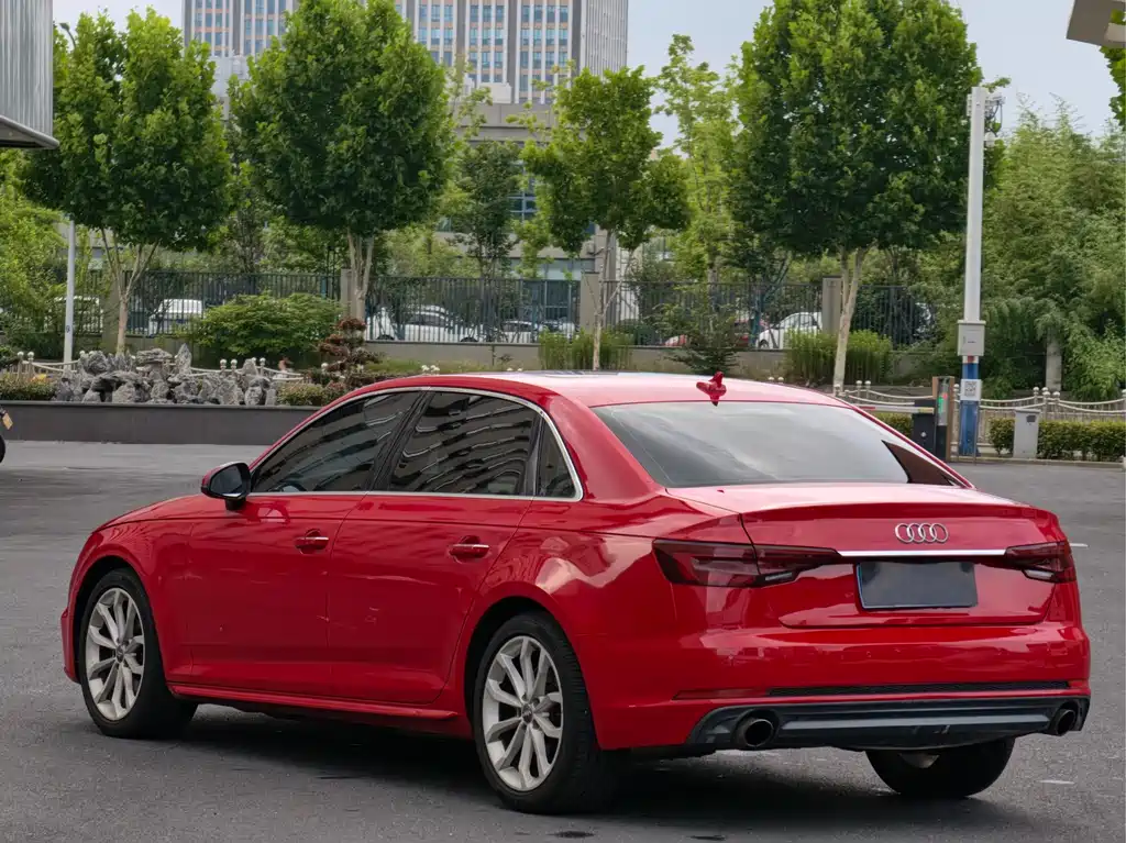 Audi A4L 2018 — фото 11