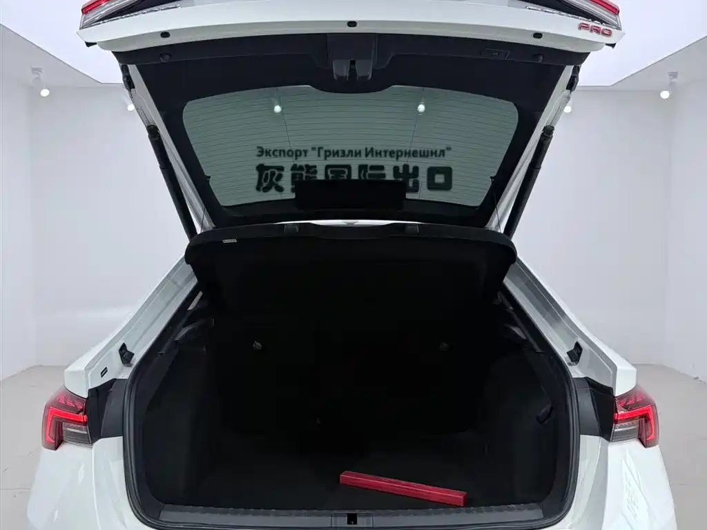 Skoda Octavia 2024 — фото 17
