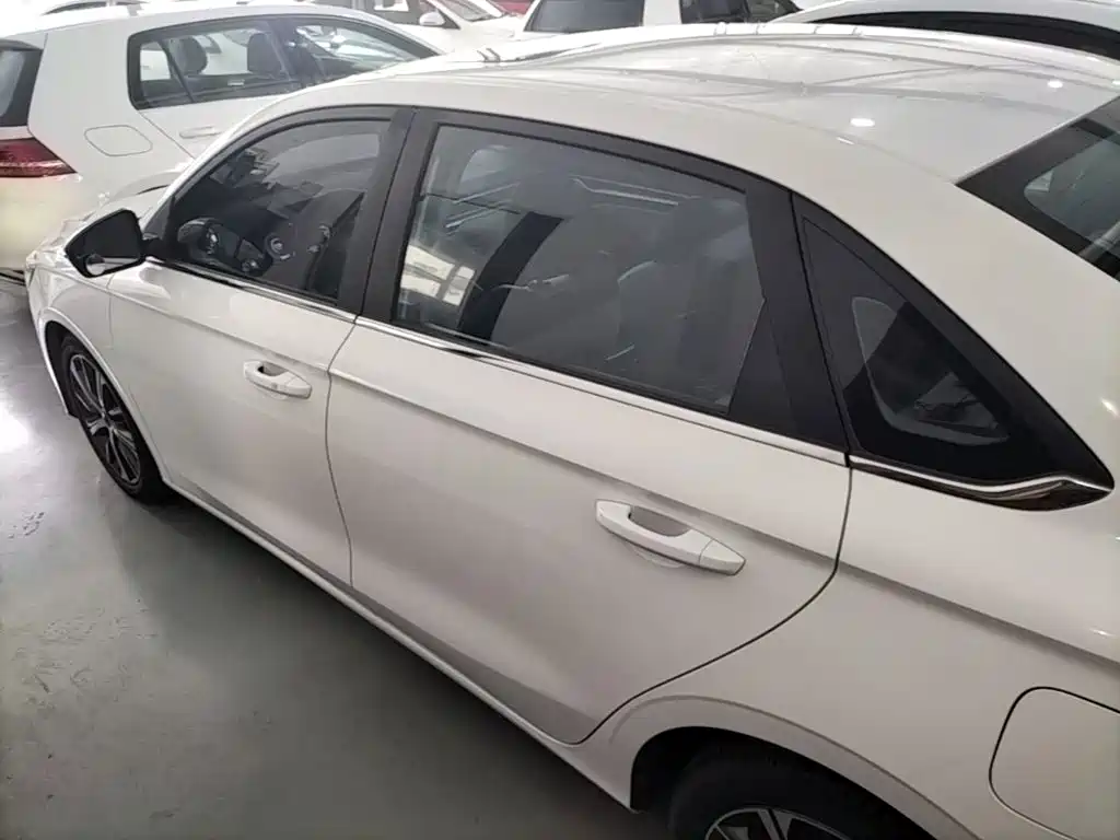 Geely Emgrand 2021