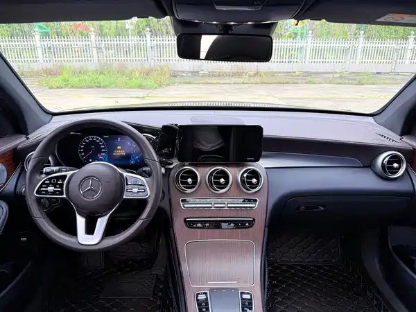Mercedes-Benz GLC 2021