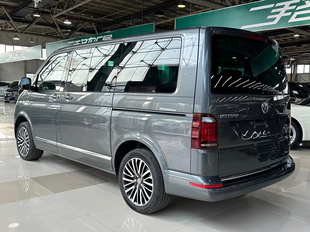 Volkswagen Multivan 2018 — фото 6