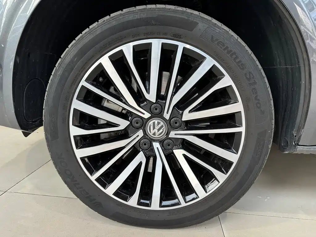Volkswagen Multivan 2018 — фото 19
