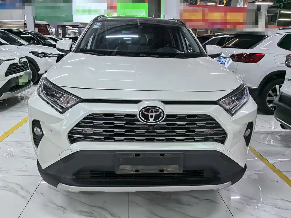 Toyota RAV4 2022 — фото 2