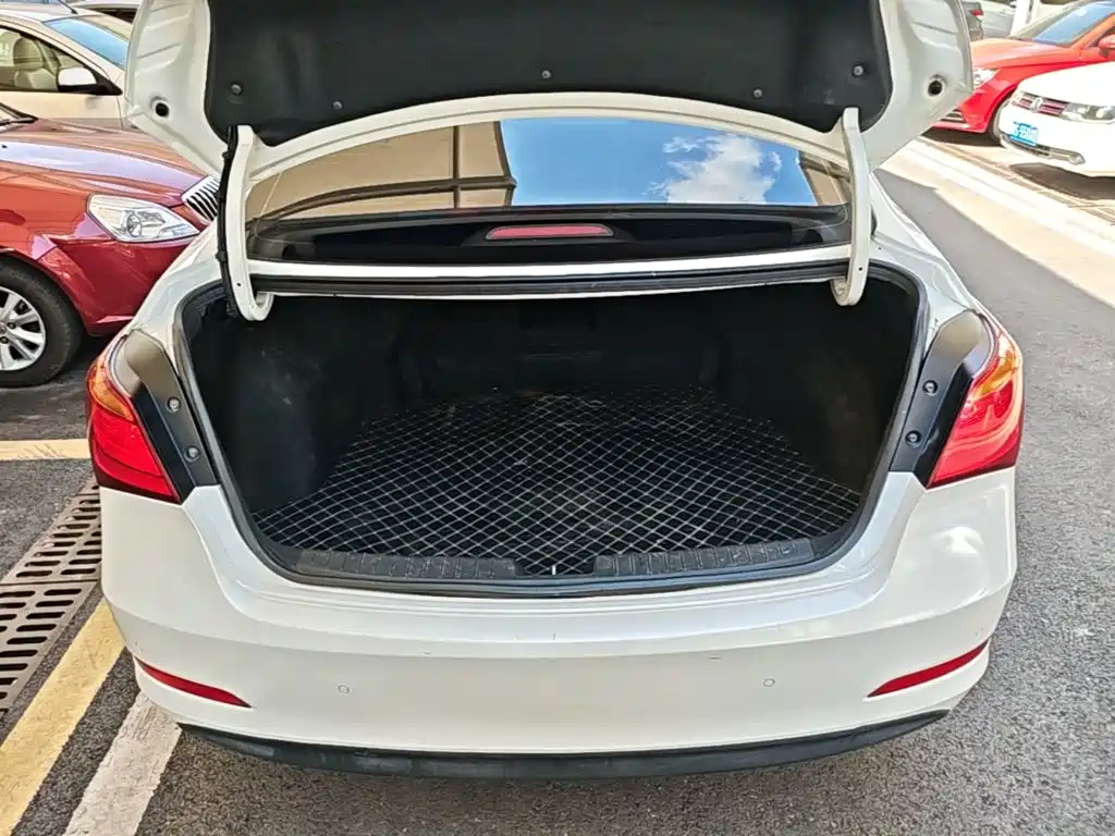 Hyundai Mistra 2015 — фото 19