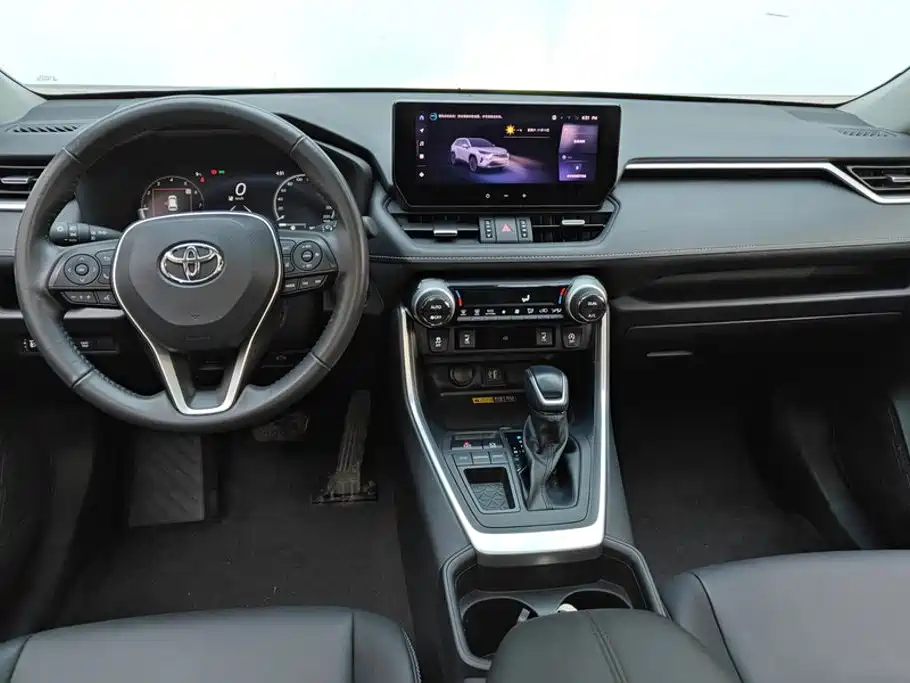 Toyota RAV4 2024 — фото 12