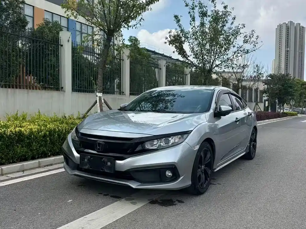 Honda Civic 2021 — фото 1
