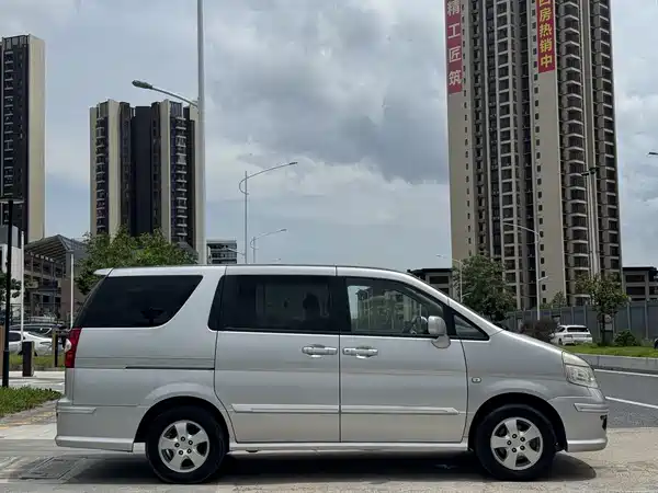 Dongfeng Yuxuan 2010