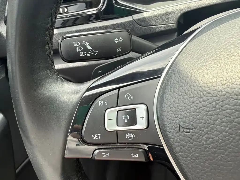 Volkswagen T-Roc 2022 — фото 11