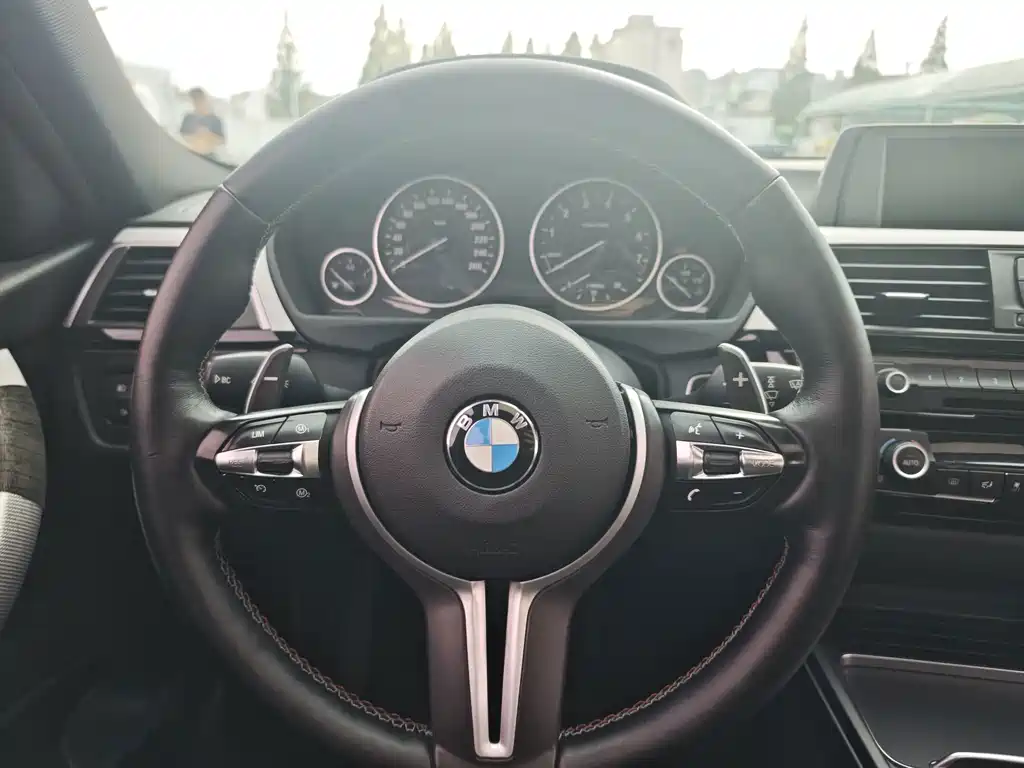 BMW 3 Series 2017 — фото 14
