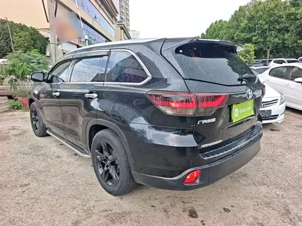 Toyota Highlander 2021