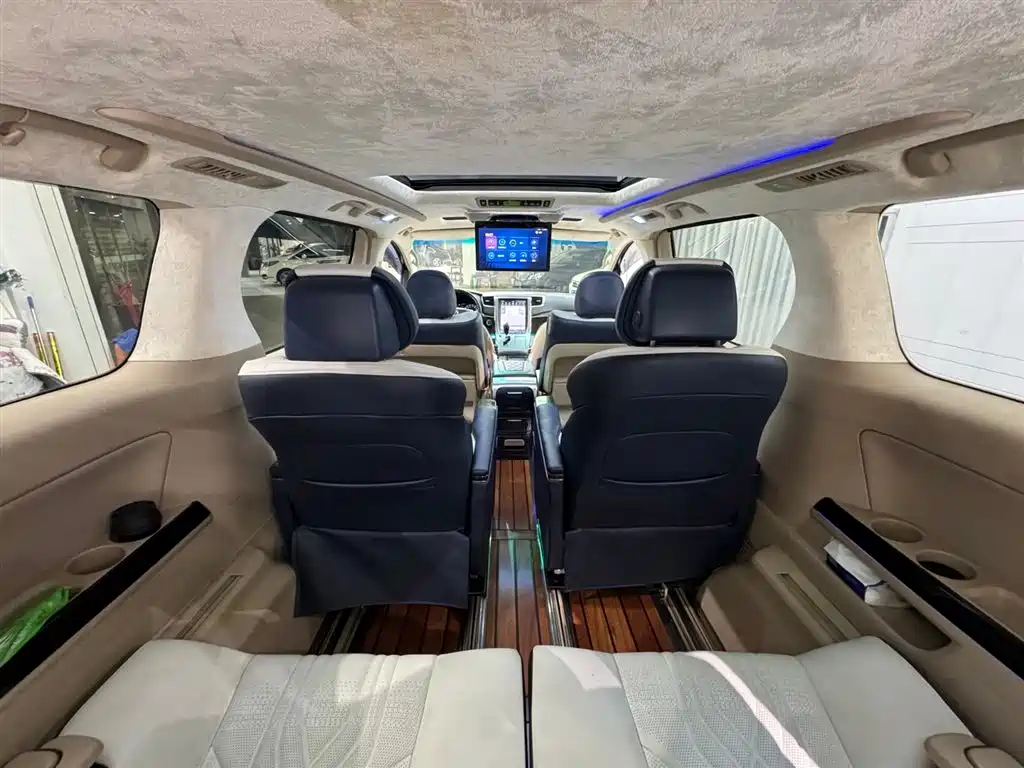 Toyota Alphard 2015 — фото 11
