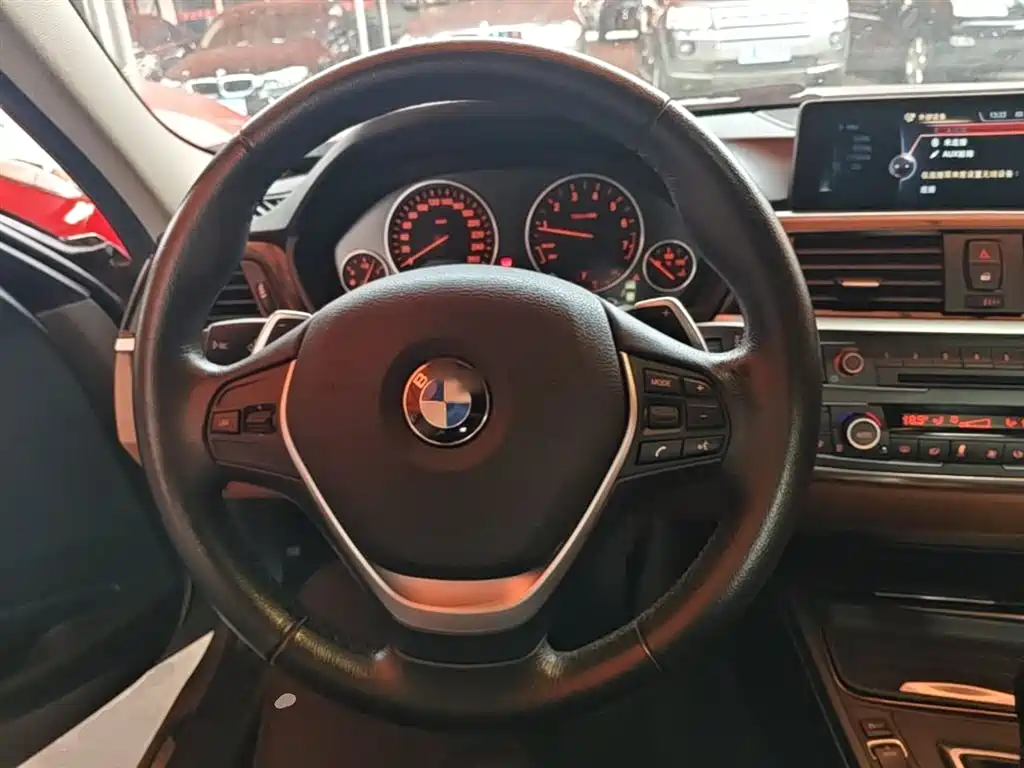 BMW 3 Series 2015 — фото 11