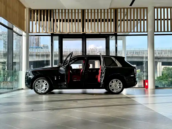 Rolls-Royce Cullinan 2021