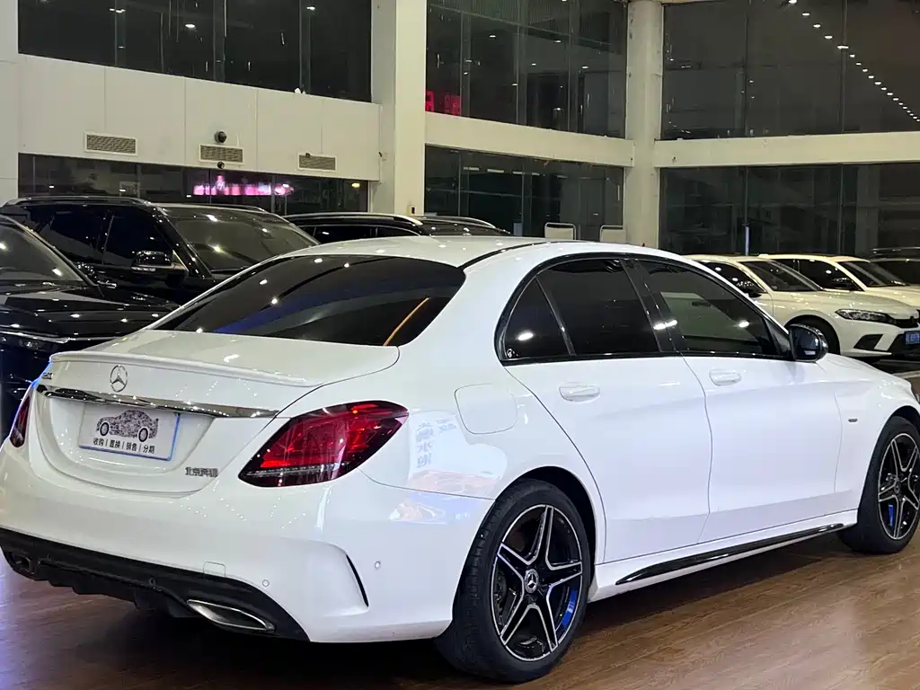 Mercedes-Benz C-Class 2021