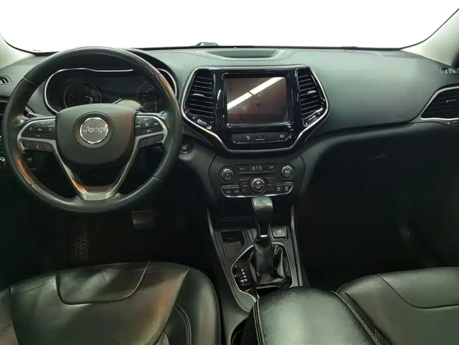 Jeep Cherokee 2019 — фото 12