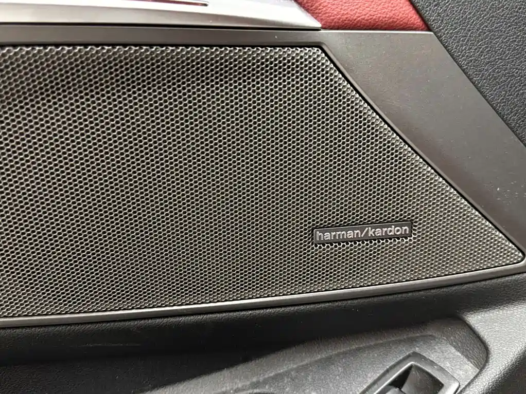 BMW 3 Series 2024 — фото 15