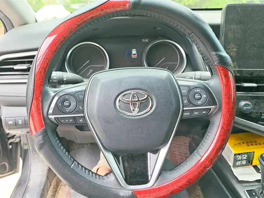 Toyota Camry 2022 — фото 15