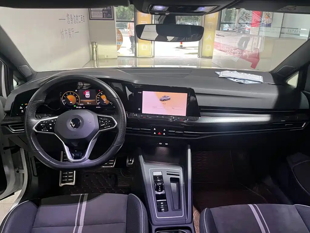 Volkswagen Golf 2023