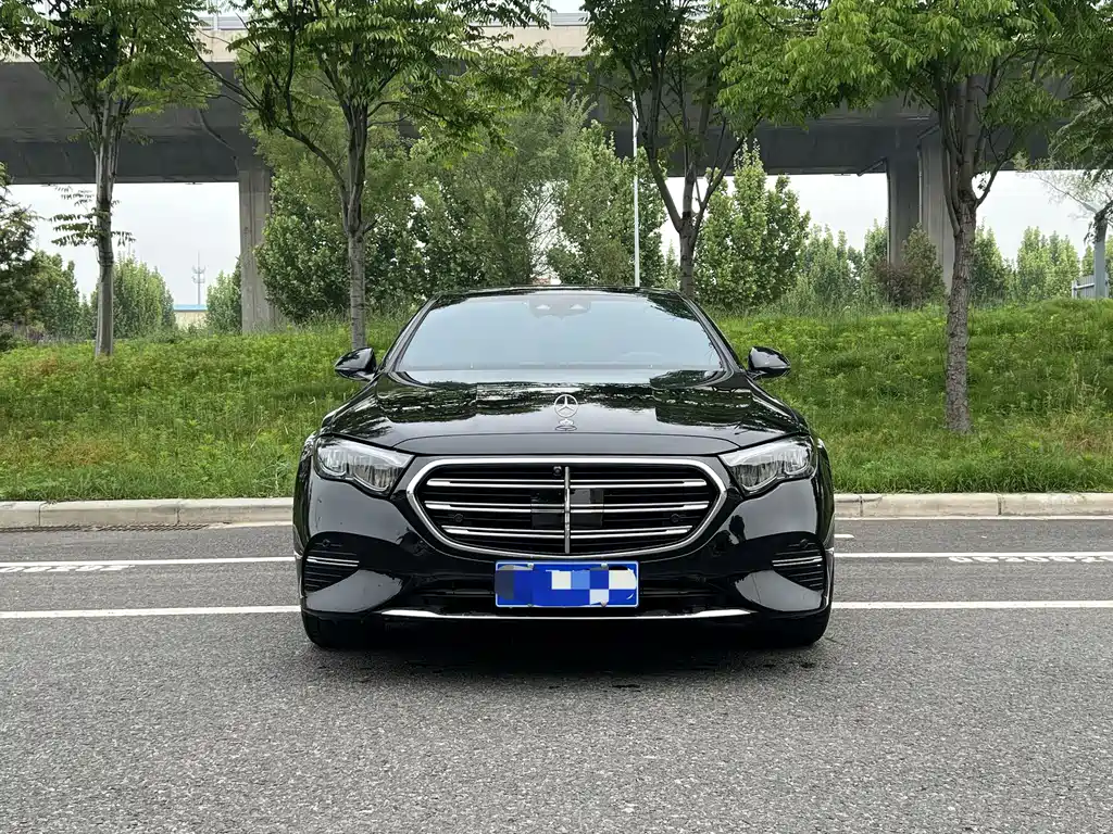 Mercedes-Benz E-Class 2024 — фото 2