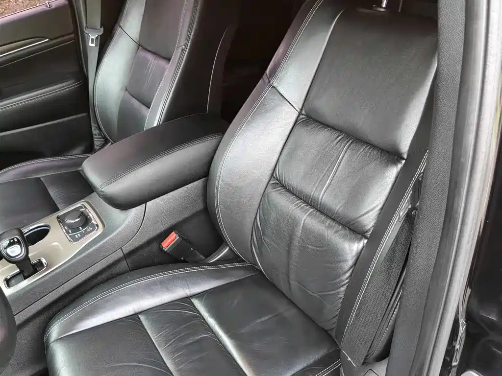 Jeep Grand Cherokee 2015 — фото 7
