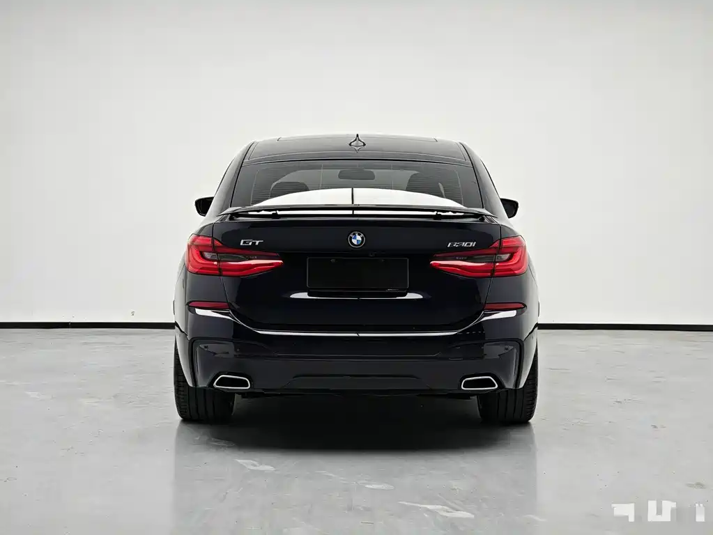 BMW 6 Series GT 2024 — фото 18