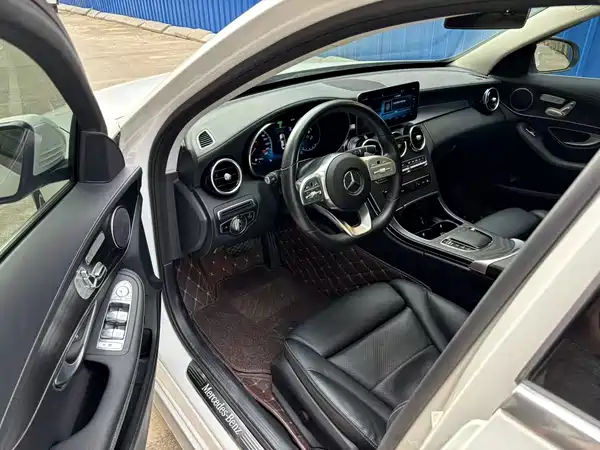 Mercedes-Benz C-Class 2021