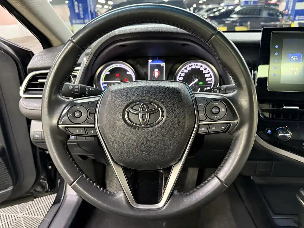 Toyota Camry 2022 — фото 22