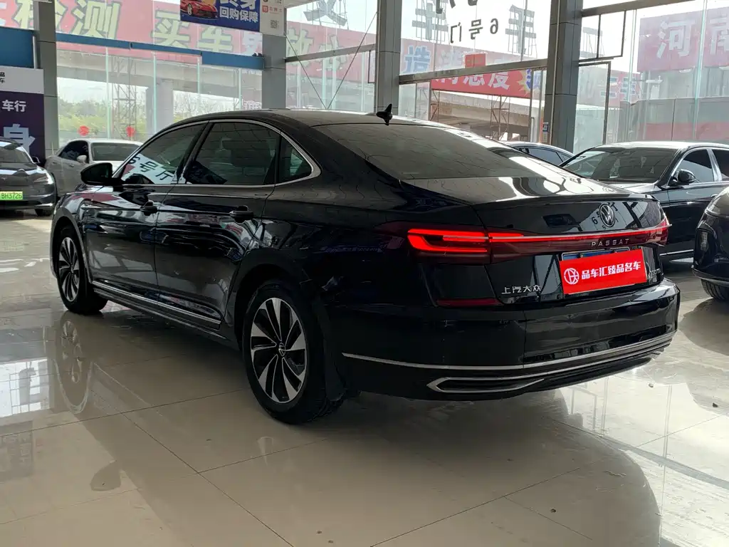 Volkswagen Passat 2023 — фото 13