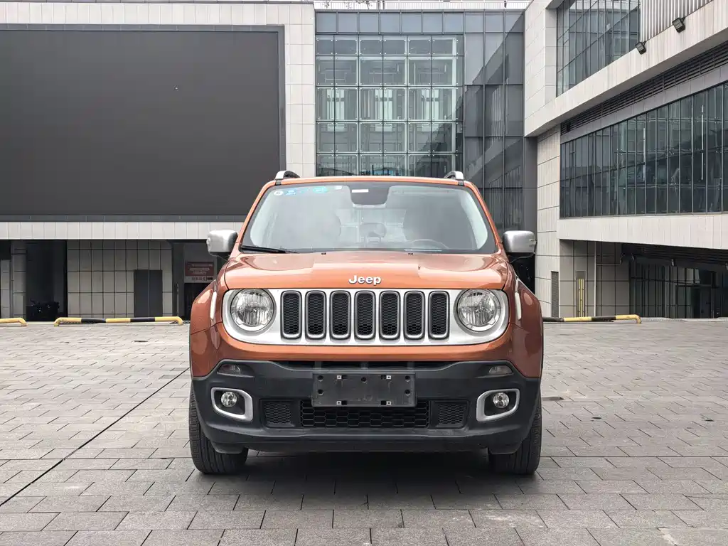 Jeep Renegade 2017 — фото 2