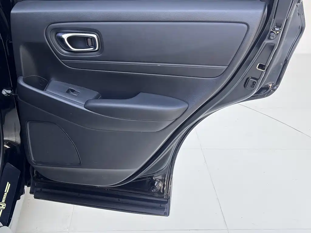 Honda Vezel 2024 — фото 10