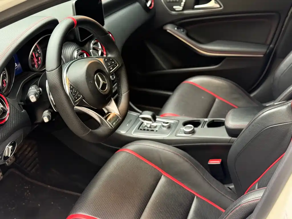 Mercedes-Benz A-Class AMG 2018 — фото 11