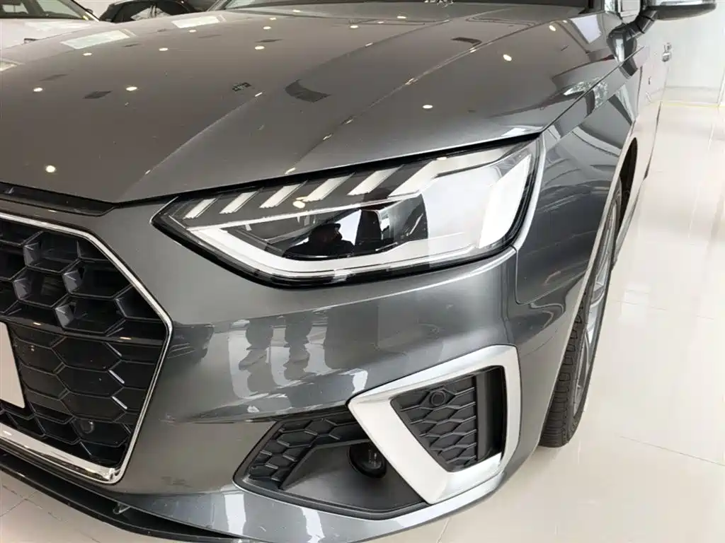 Audi A4L 2020 — фото 24