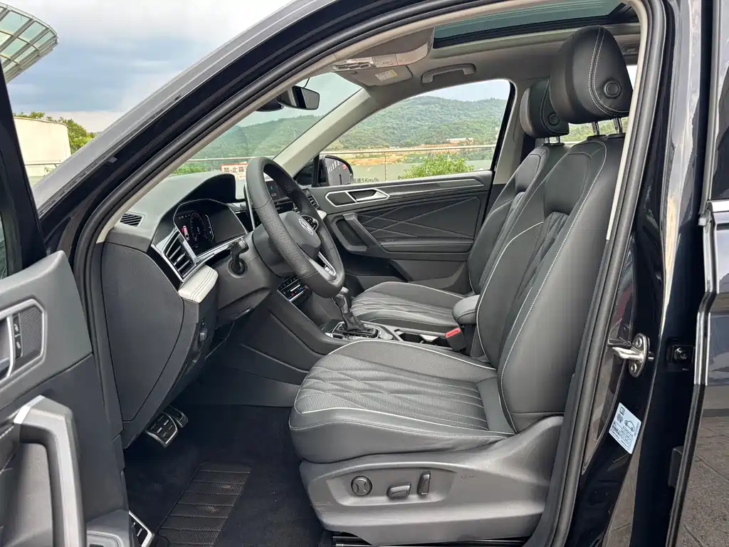 Volkswagen Tiguan L 2022 — фото 15