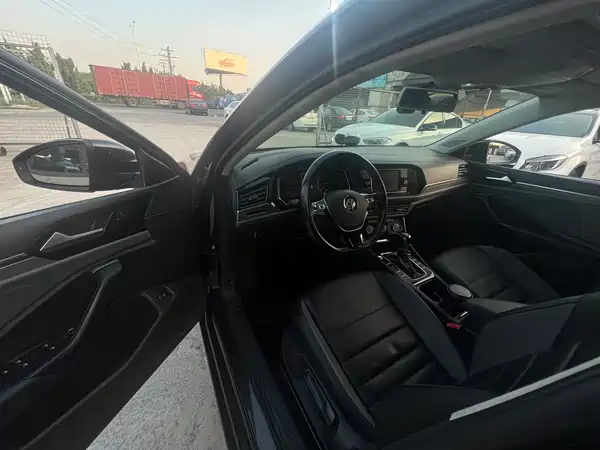 Volkswagen Sagitar 2019