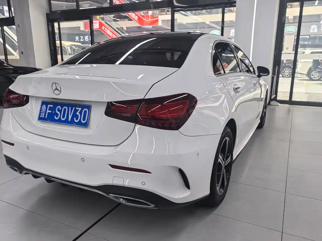 Mercedes-Benz A-Class 2024 — фото 12