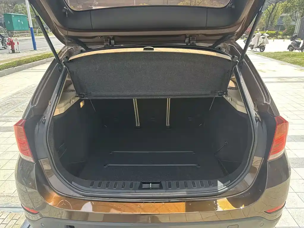 BMW X1 2014 — фото 19