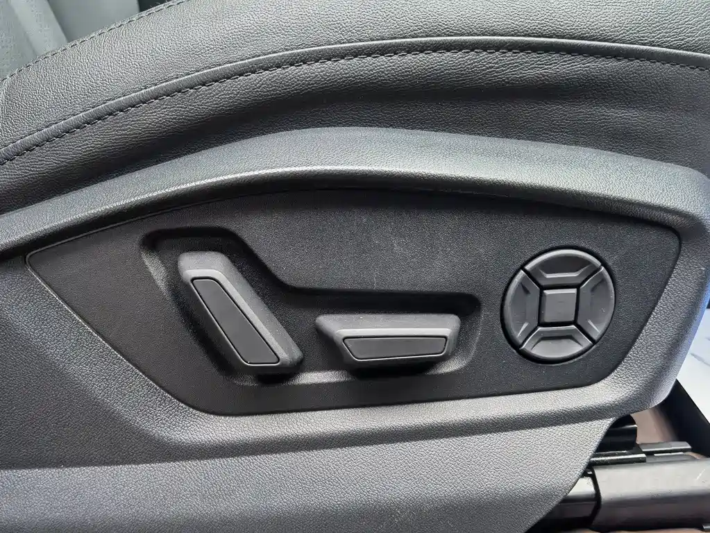 Audi Q7 2020 — фото 19