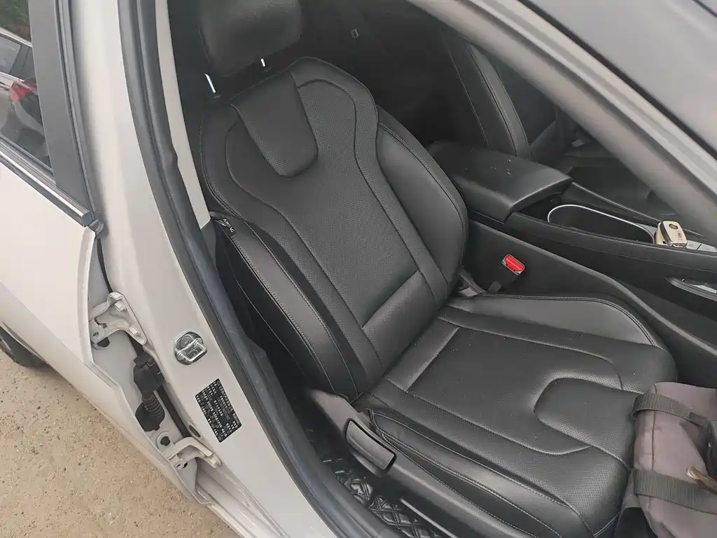 Hyundai Elantra 2021 — фото 25