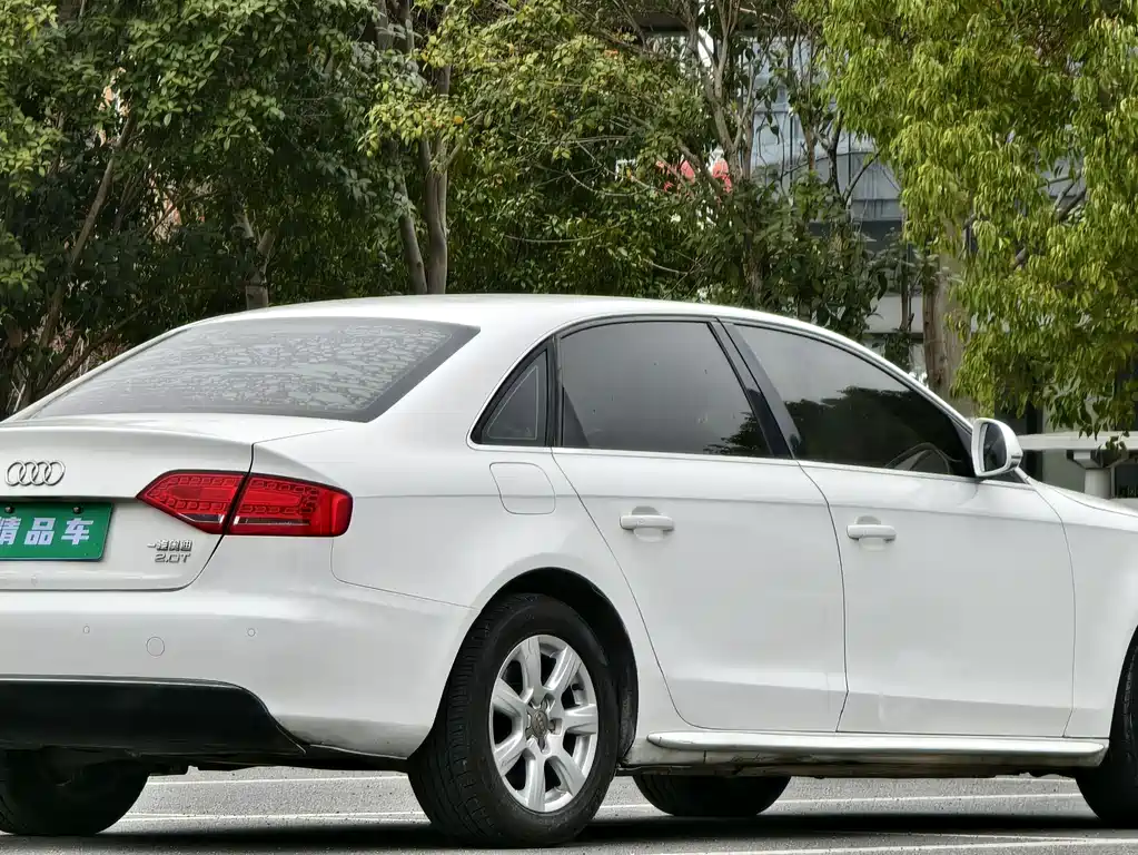 Audi A4L 2011