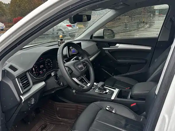 Audi Q5L 2020