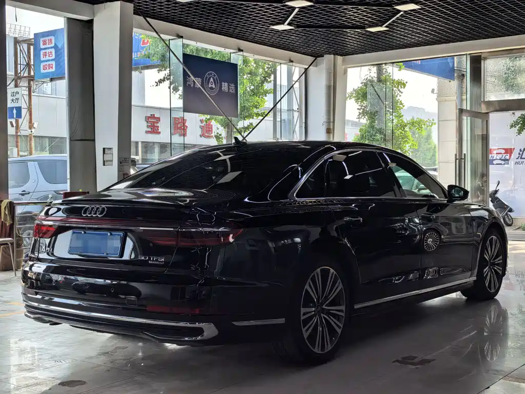 Audi A8 2024 — фото 18