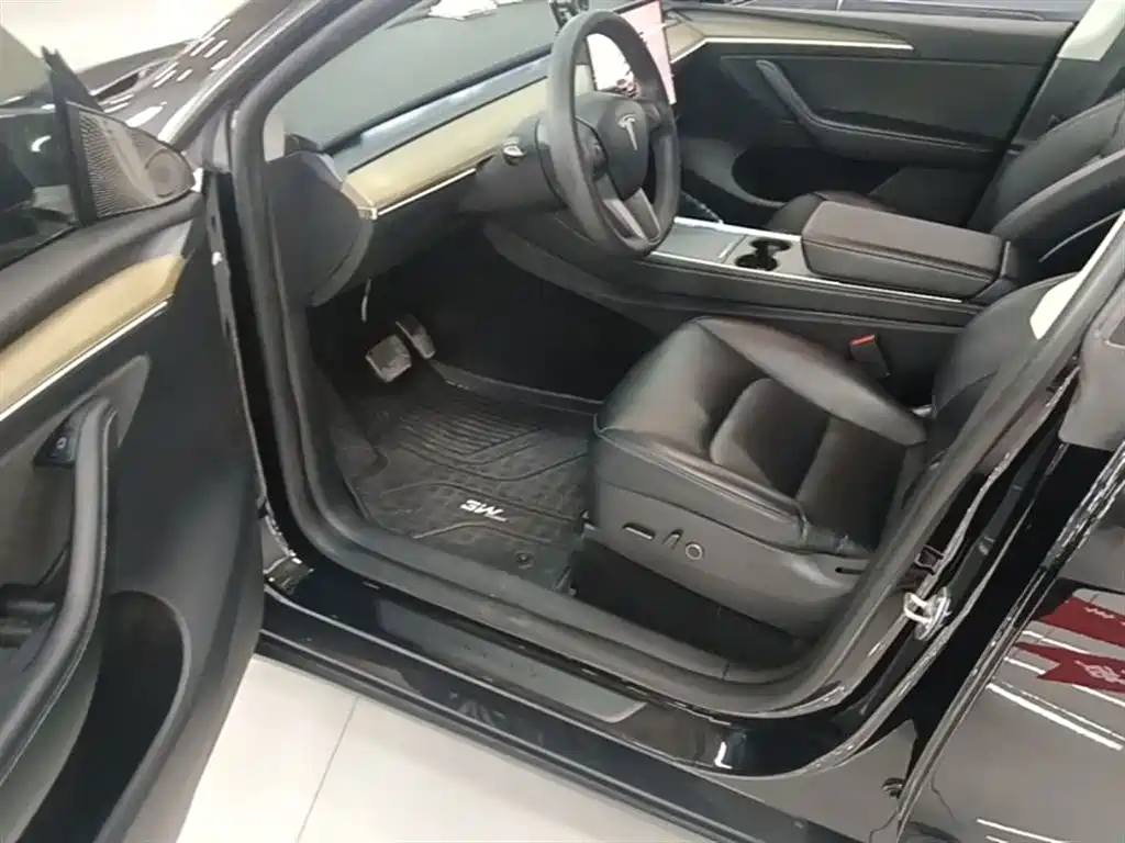 Tesla Model Y 2023 — фото 16